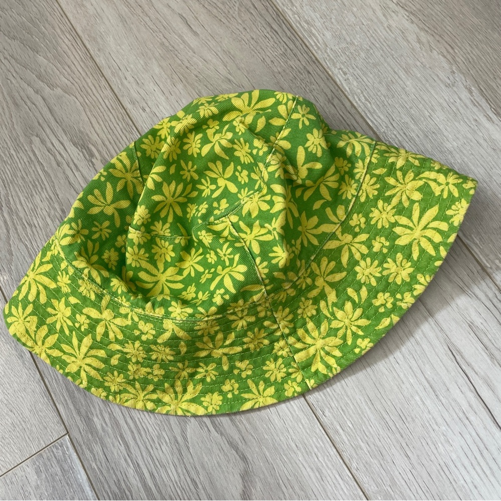 Kulani Kinis Hat bucket banana cabana womens Green (one size)